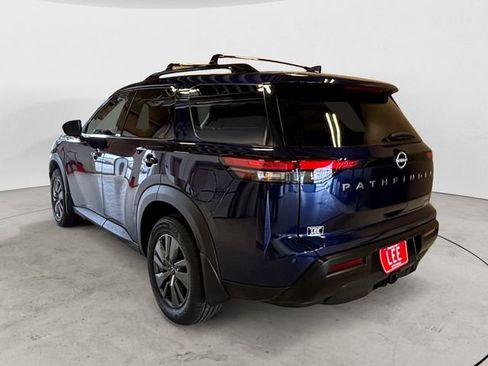 New 2026 Nissan Pathfinder SV w/ SV Premium Package AWD/4WD image 3