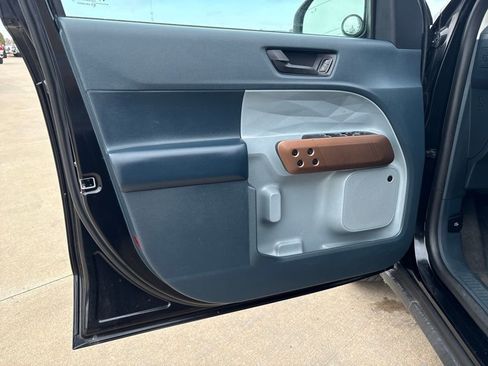 Used 2023 Ford Maverick Lariat w/ Lariat Luxury Package image 17