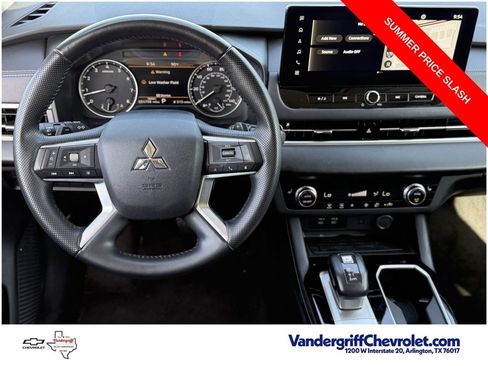 Used 2025 Mitsubishi Outlander SE FWD image 11