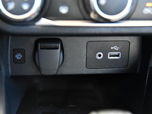 Used 2023 Nissan Versa SV image 21