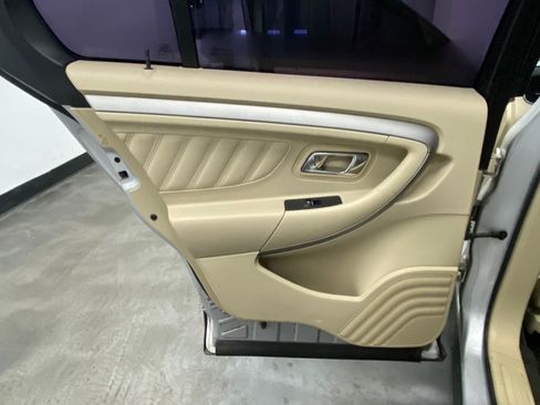 Used 2013 Ford Taurus SE image 39