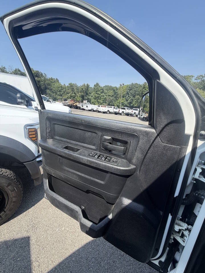 Used 2015 RAM 5500 Tradesman w/ Ambulance Prep Group RWD image 27