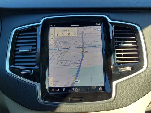 Used 2023 Volvo XC90 B6 Plus image 26