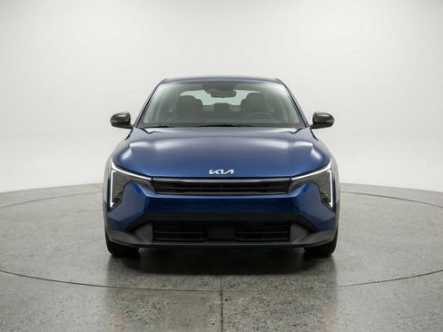 Used 2025 Kia K4 FWD image 2