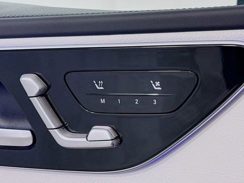 Used 2025 Mercedes-Benz C 300 4MATIC Sedan image 21