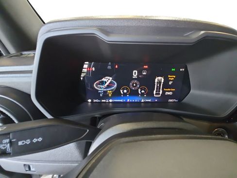 Certified 2024 Chevrolet Colorado Trail Boss w/ Technology Package AWD/4WD image 14