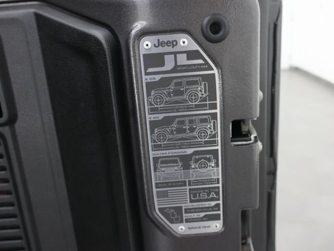 Used 2021 Jeep Wrangler Unlimited Rubicon w/ Trailer Tow Package AWD/4WD image 32
