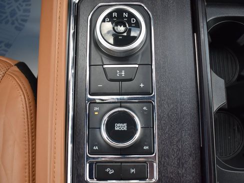 Used 2023 Ford Expedition Platinum image 20