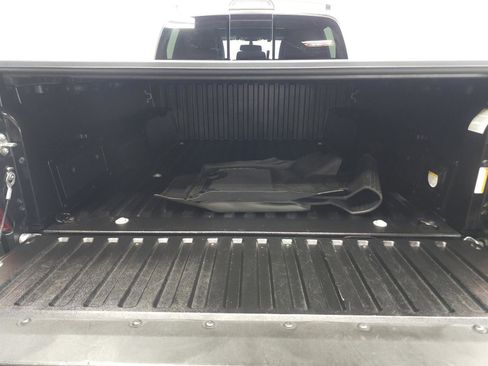 Used 2017 Toyota Tacoma TRD Off-Road image 11