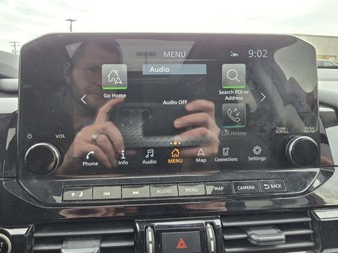 Used 2022 Nissan Pathfinder Platinum image 26