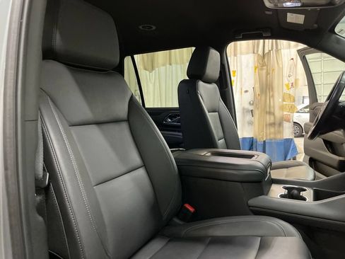 Used 2024 Chevrolet Tahoe Z71 w/ Luxury Package AWD/4WD image 34