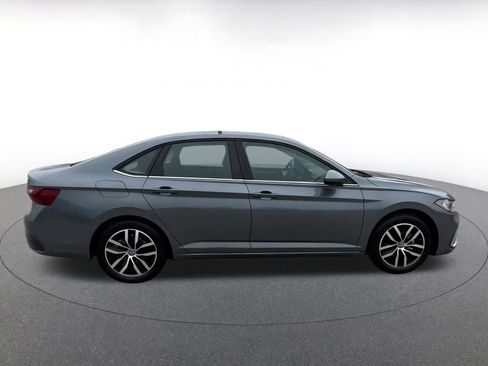 Used 2025 Volkswagen Jetta SE image 15