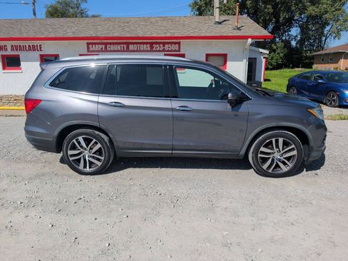 Used 2016 Honda Pilot Touring image 2
