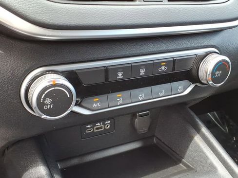 Used 2022 Nissan Altima 2.5 SV FWD image 19