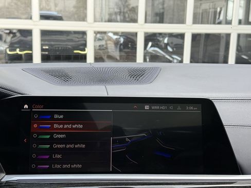 Used 2021 BMW X7 M50i w/ Executive Package image 27