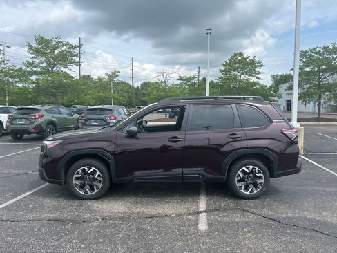 Used 2026 Subaru Forester Premium AWD/4WD image 2