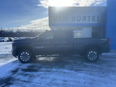 Certified 2022 Chevrolet Silverado 2500 Custom w/ Gooseneck/5TH Wheel Package AWD/4WD image 2