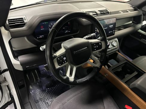 Used 2022 Land Rover Defender 110 AWD/4WD image 8
