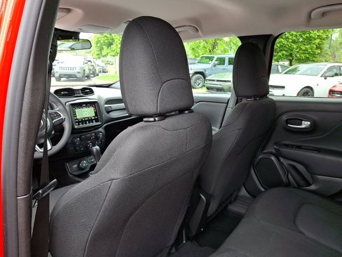 New 2023 Jeep Renegade Latitude AWD/4WD image 21