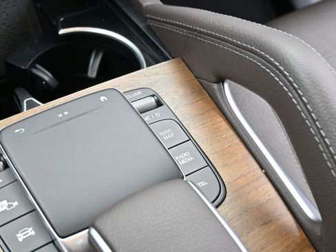 Used 2023 Mercedes-Benz GLS 450 4MATIC image 22