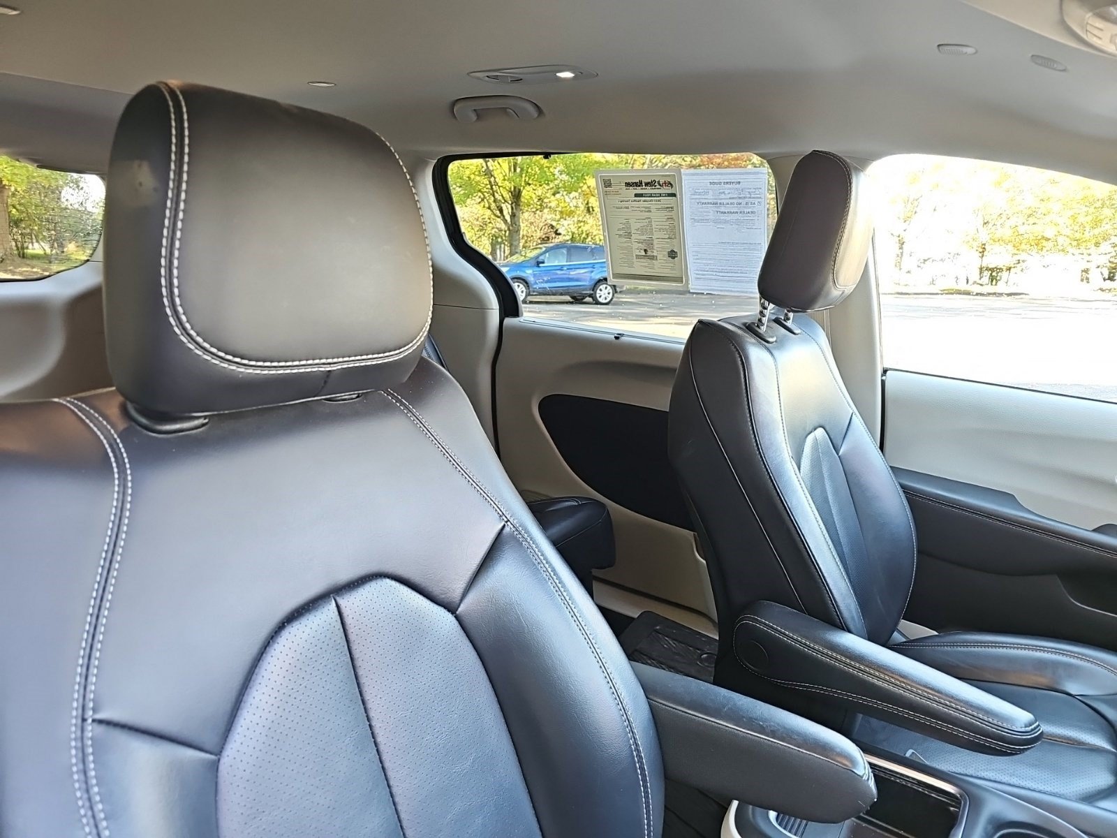 Used 2023 Chrysler Pacifica Touring-L w/ Road Tripper Package AWD/4WD image 11