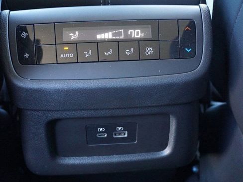 Certified 2024 Nissan Pathfinder SL image 30