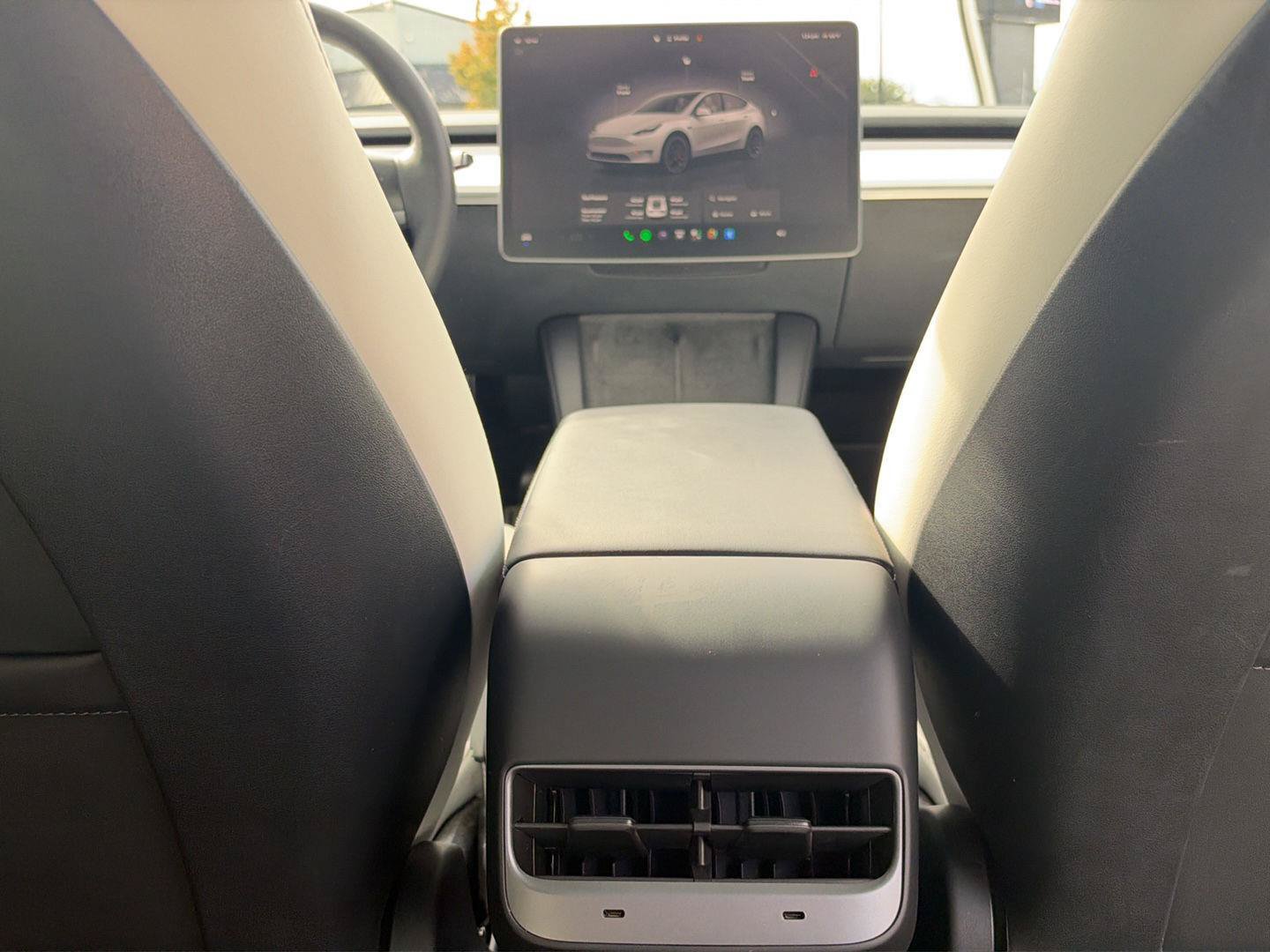 Used 2022 Tesla Model Y Performance AWD/4WD image 24
