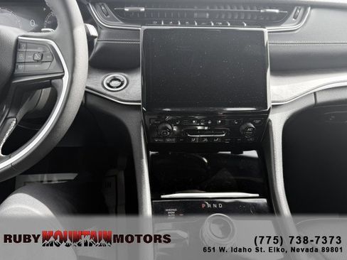 Used 2024 Jeep Grand Cherokee L Limited w/ Luxury Tech Group II image 15