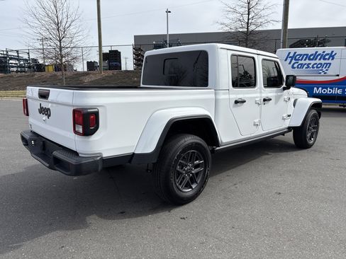 Certified 2025 Jeep Gladiator Sport image 10