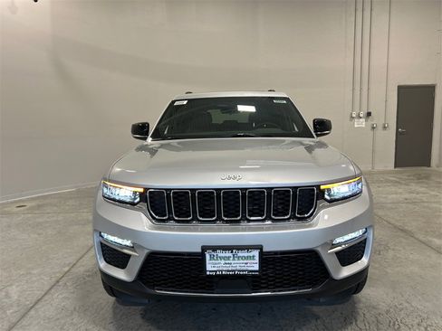New 2025 Jeep Grand Cherokee Limited image 3