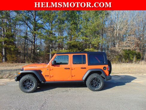 Used 2023 Jeep Wrangler Willys image 3