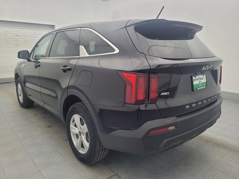 Used 2022 Kia Sorento LX image 5