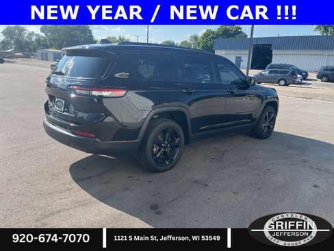 Used 2023 Jeep Grand Cherokee L Altitude image 6