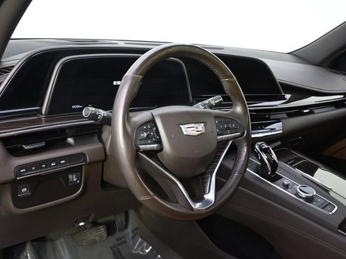 Certified 2021 Cadillac Escalade Premium Luxury AWD/4WD image 11