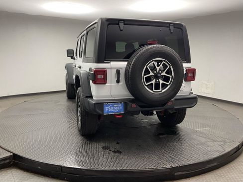 Used 2025 Jeep Wrangler Unlimited Rubicon AWD/4WD image 5