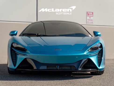 Used 2023 McLaren Artura image 10
