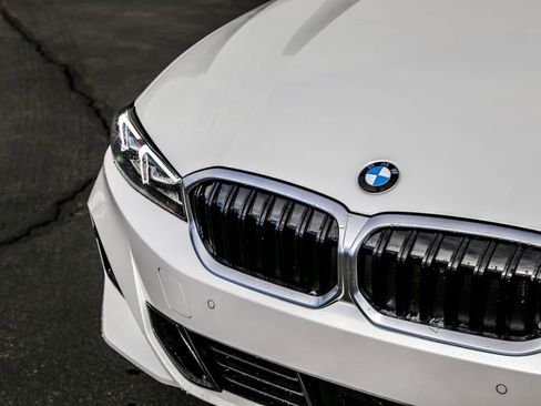 New 2026 BMW 330i xDrive Sedan w/ Convenience Package image 10