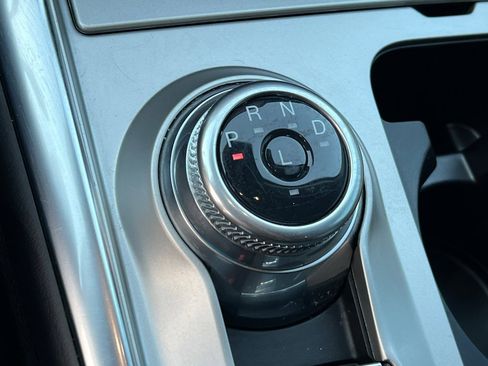 Used 2022 Ford Explorer XLT w/ Equipment Group 202A image 26