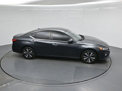 Used 2022 Nissan Altima 2.5 SV image 52