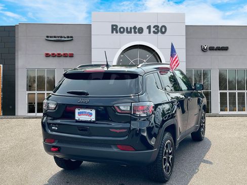 Used 2025 Jeep Compass Trailhawk w/ Trailhawk Elite Group AWD/4WD image 4