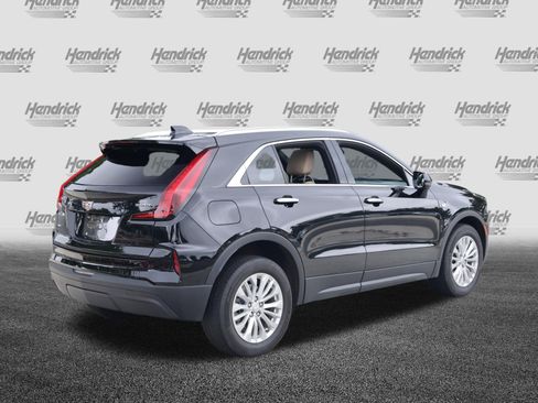 Used 2024 Cadillac XT4 Luxury w/ Cold Weather Package AWD/4WD image 9