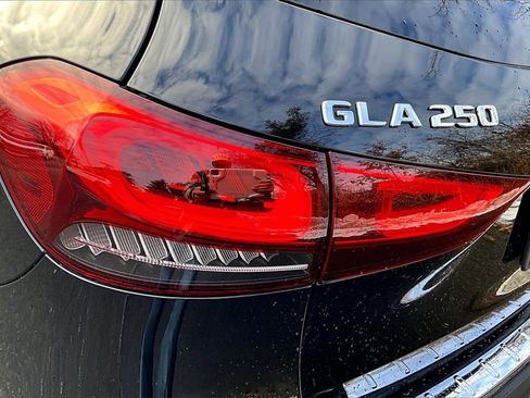 Certified 2022 Mercedes-Benz GLA 250 4MATIC image 32