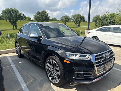 Used 2018 Audi SQ5 Prestige w/ Prestige Package image 3