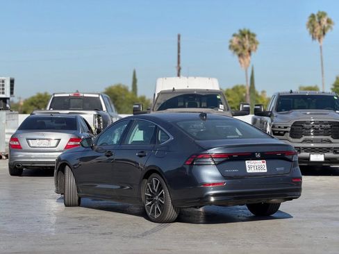 Used 2025 Honda Accord Touring image 2