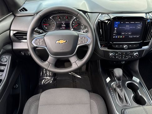 Used 2023 Chevrolet Traverse LT image 17