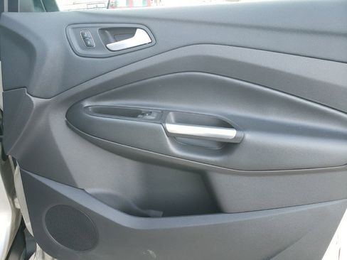 Used 2017 Ford Escape SE image 17