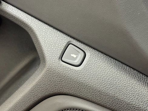 Used 2025 Acura RDX SH-AWD image 13