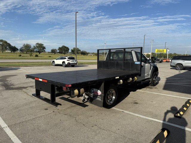 Used 2018 Ford F550 4x4 Regular Cab Super Duty image 2