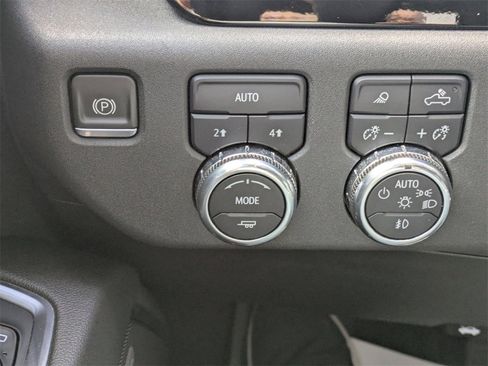 Used 2022 GMC Sierra 1500 SLT w/ SLT Premium Plus Package image 31