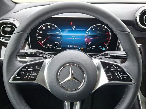 Used 2026 Mercedes-Benz GLC 300 4MATIC image 13